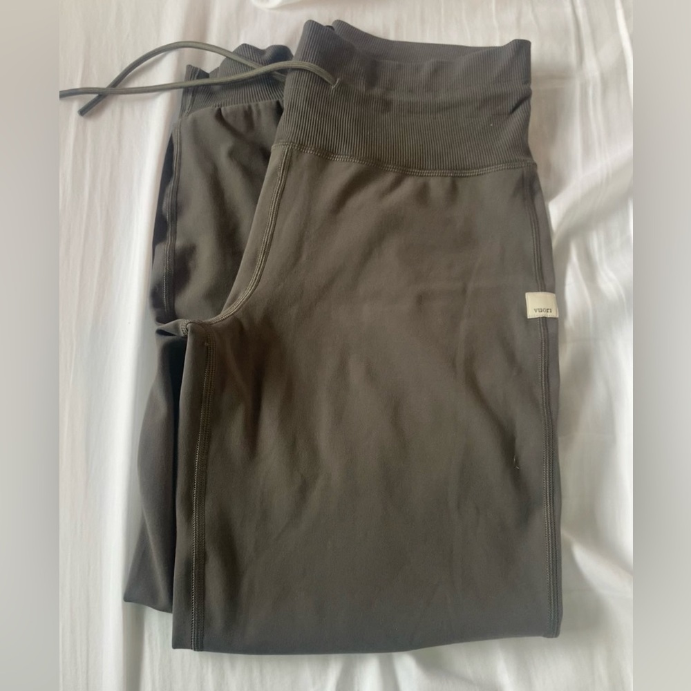 Vuori The Rise The Shine Green Jogger Size Small